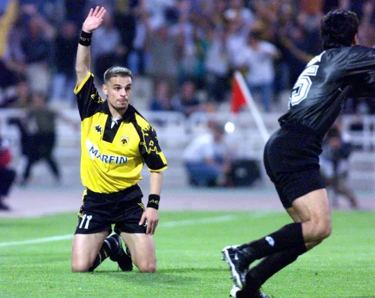 24/3/2002 Βραβείο Fair Play στον Ντέμη Νικολαΐδη